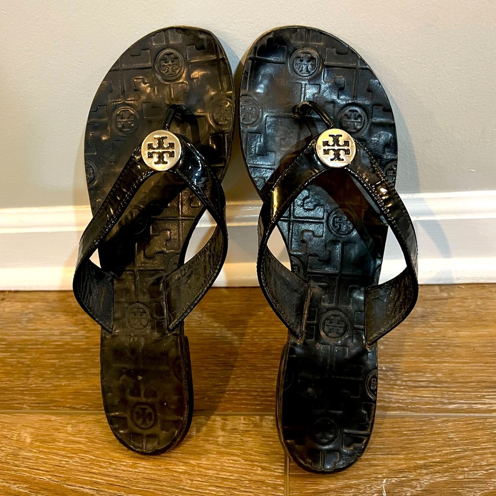Tory Burch - Black Patent Leather Flip Flop - Size 9M